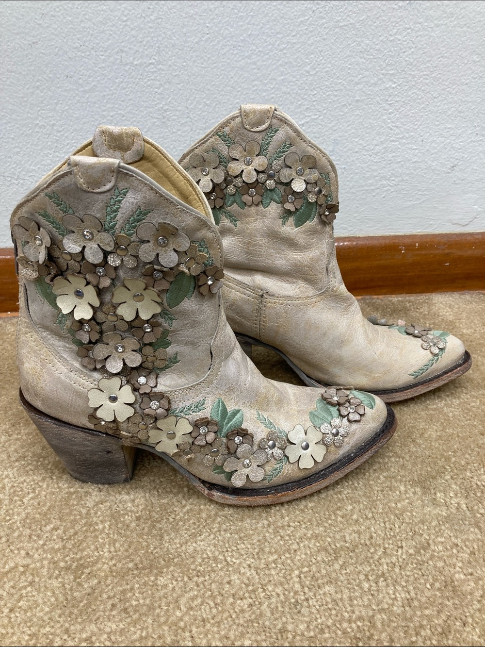 Corral Ivory Floral Western Ankle Boots Size 7